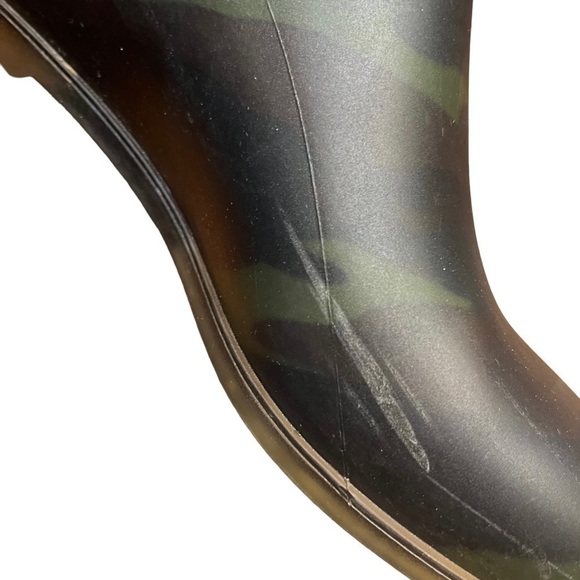 J. Crew Camo Chelsea Rain Ankle Boots Green/Black Waterproof Sz 9 - Picture 7 of 9